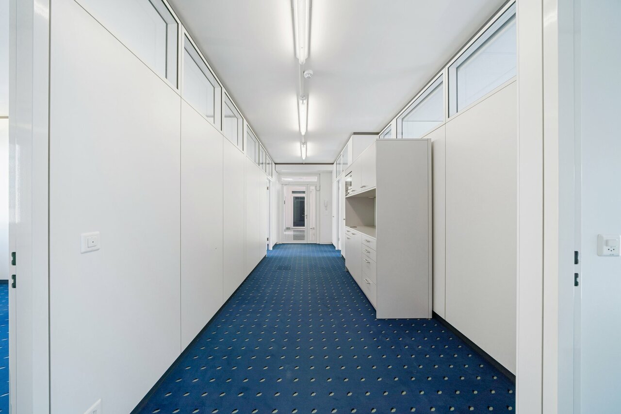 177m² office