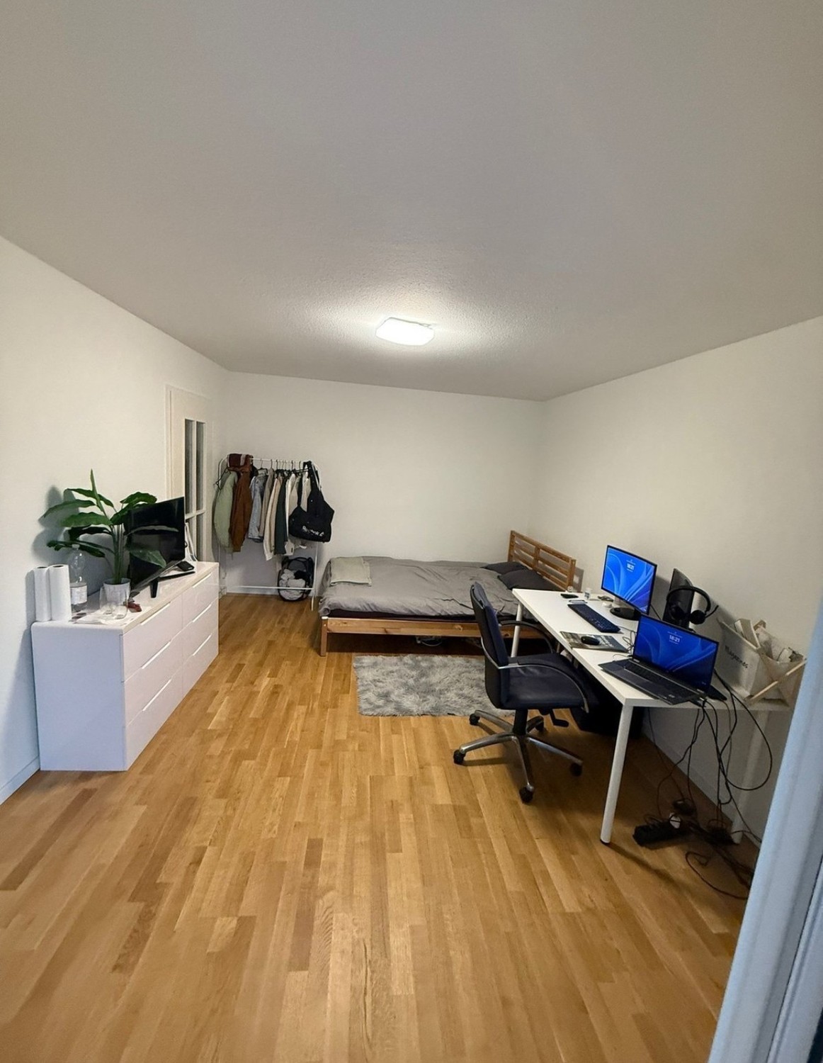 Room in a shared flat, Foto 1 von 2