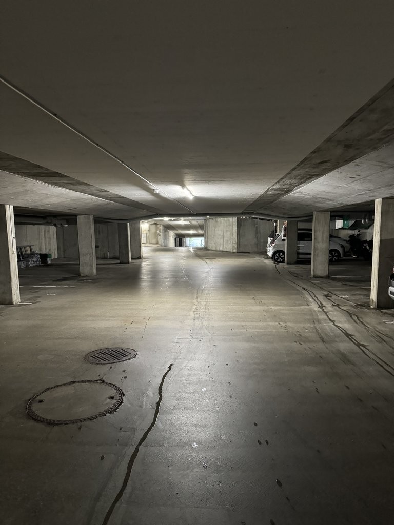 Covered bike parking, Foto 1 von 3