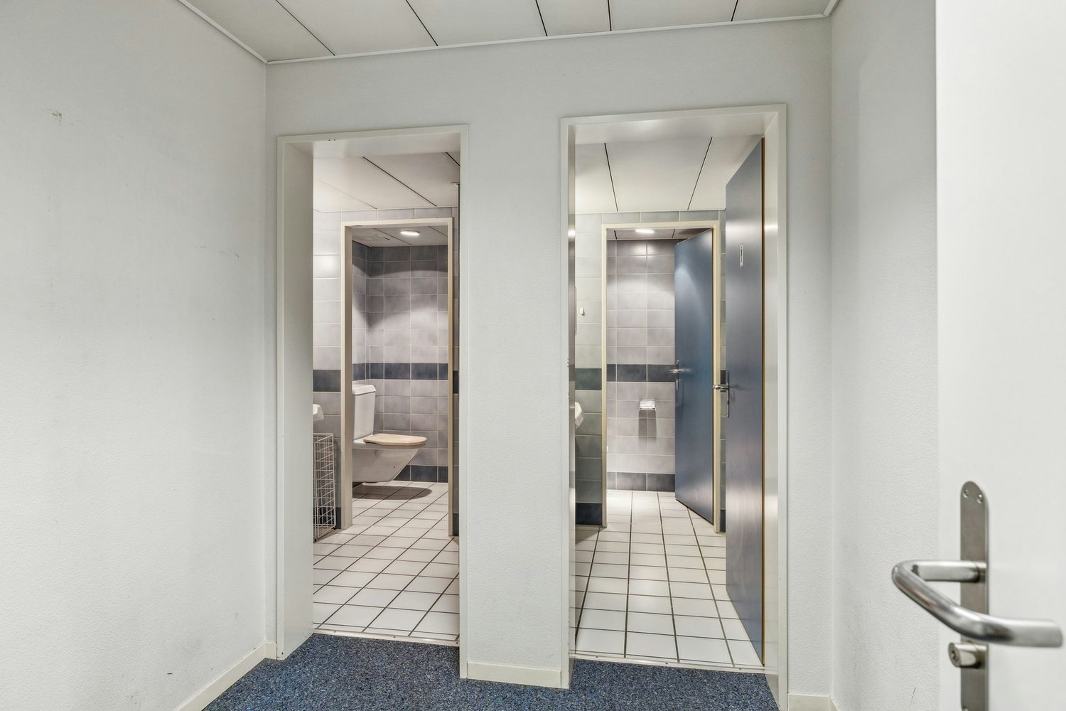 475m² office