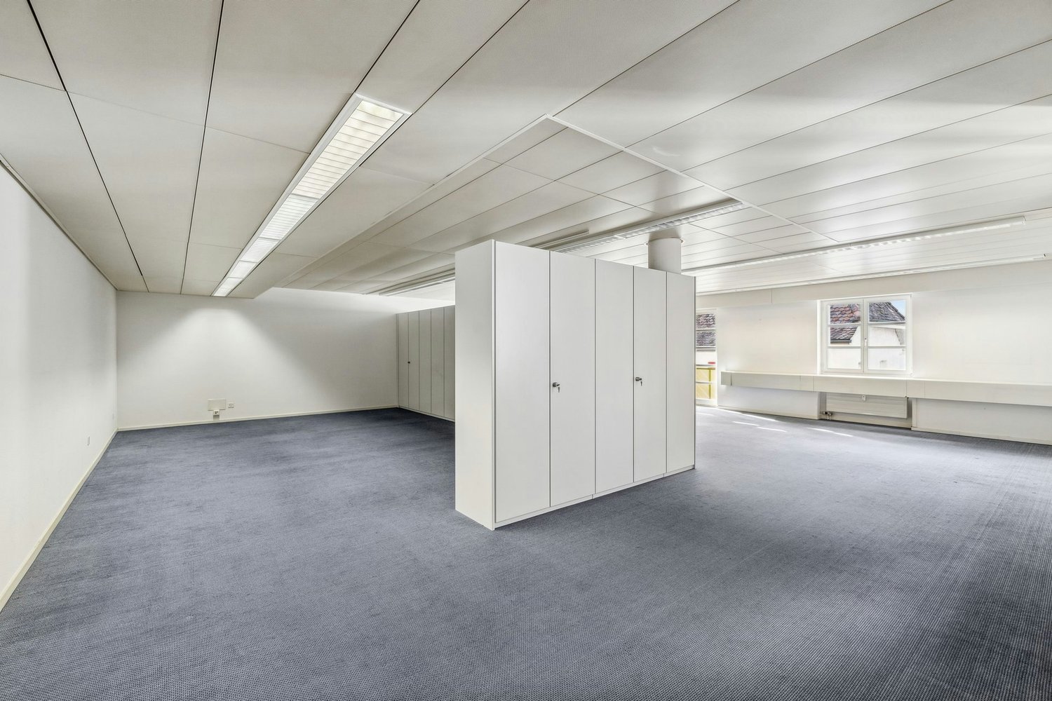 475m² office