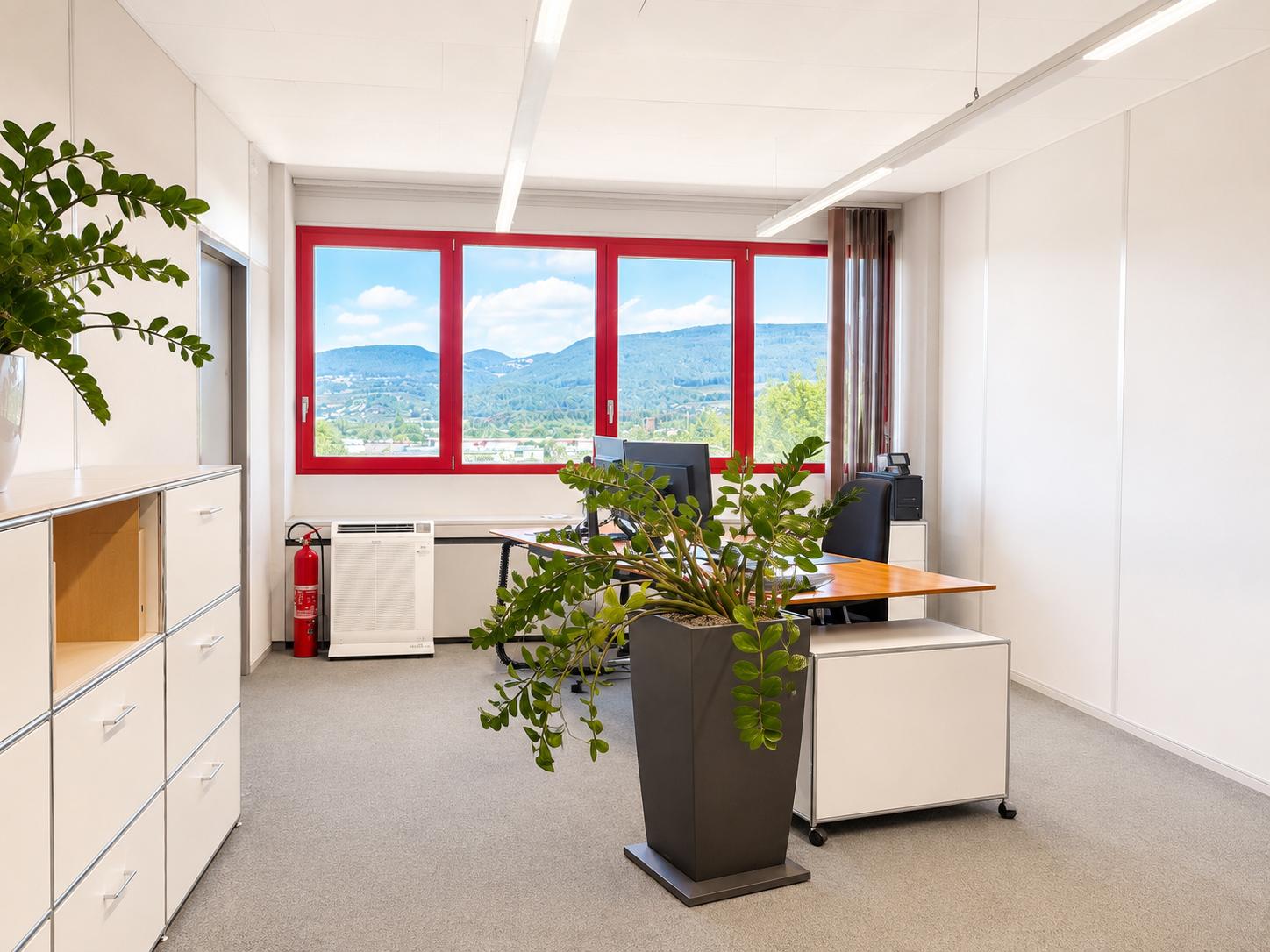 1282m² office