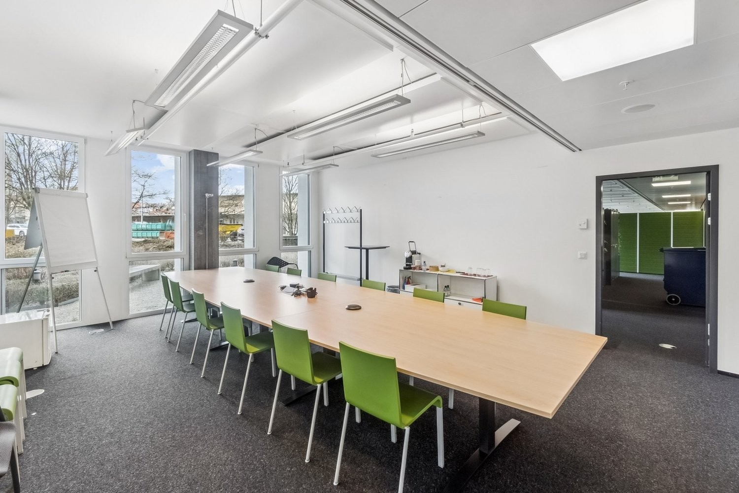 348m² office