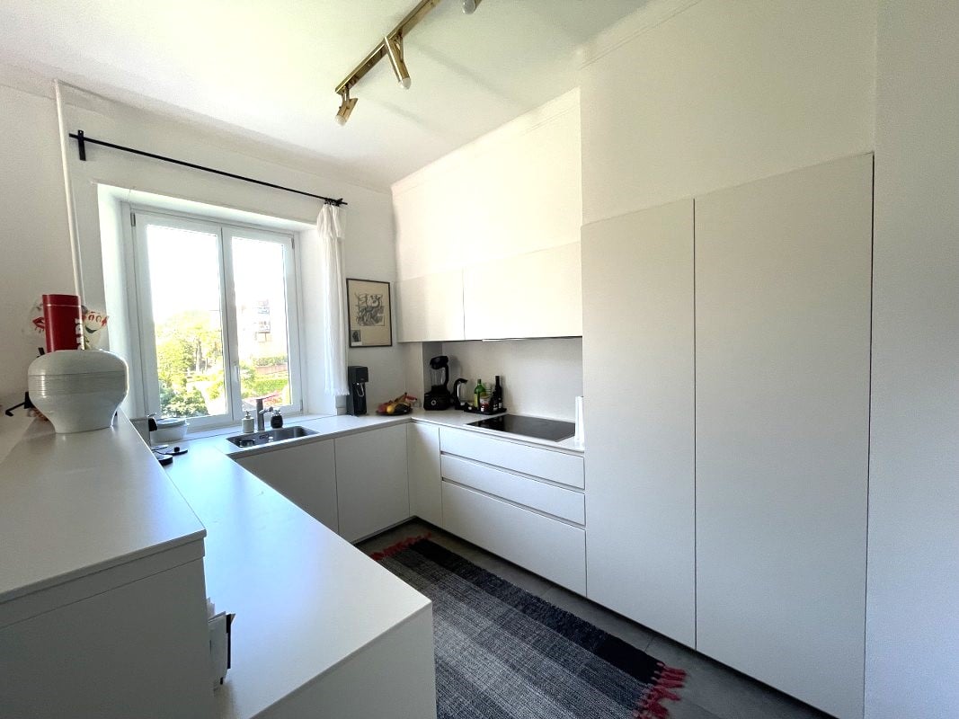 5 rooms apartment