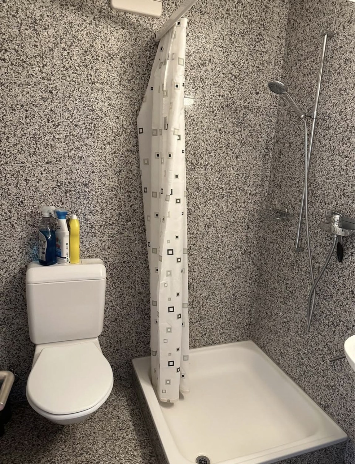 Chambre dans un appartement partagé
