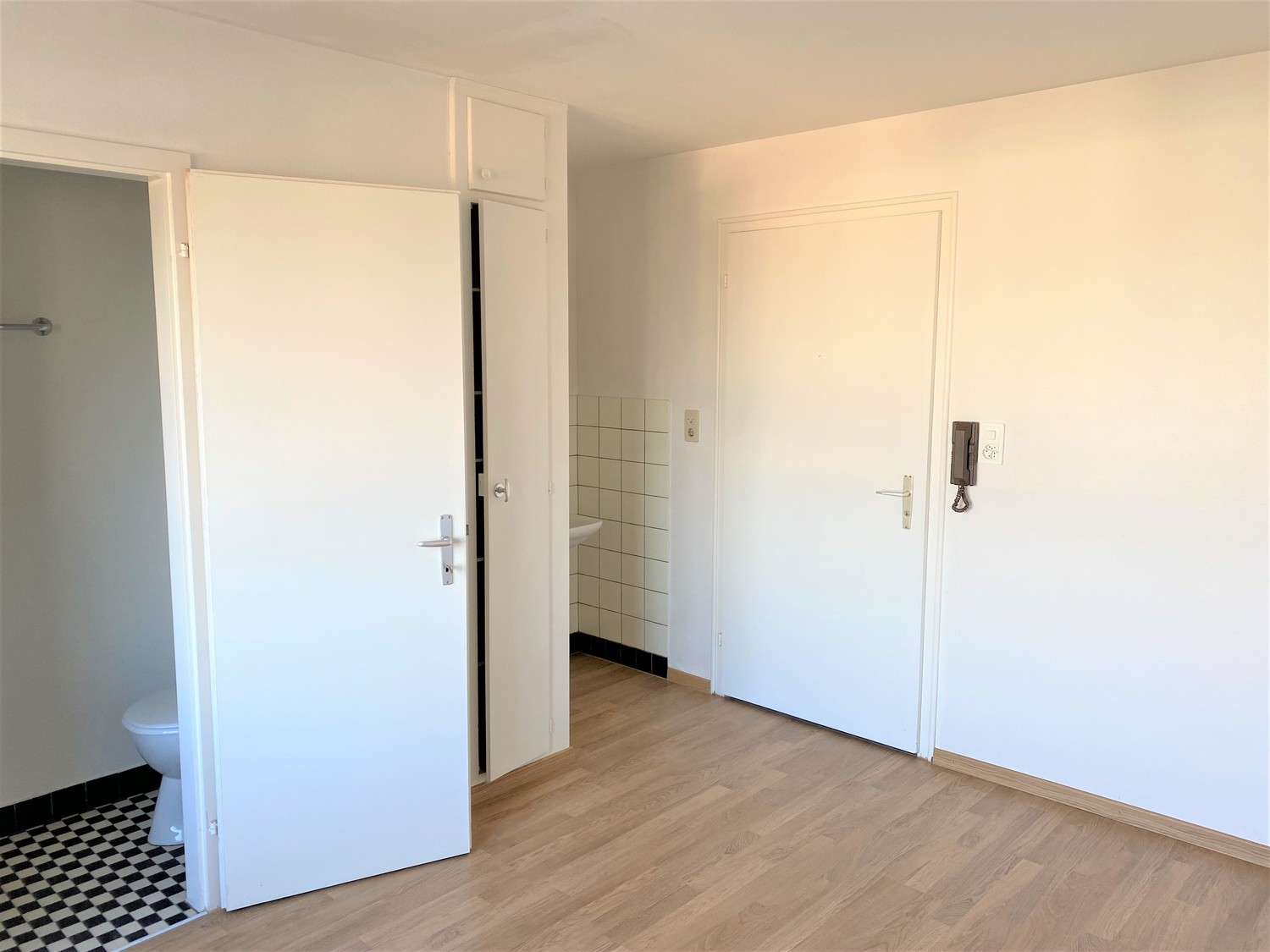 1 room apartment, Foto 1 von 7