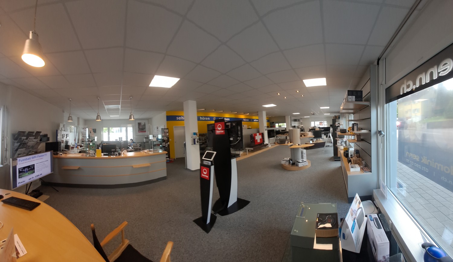190m² shop