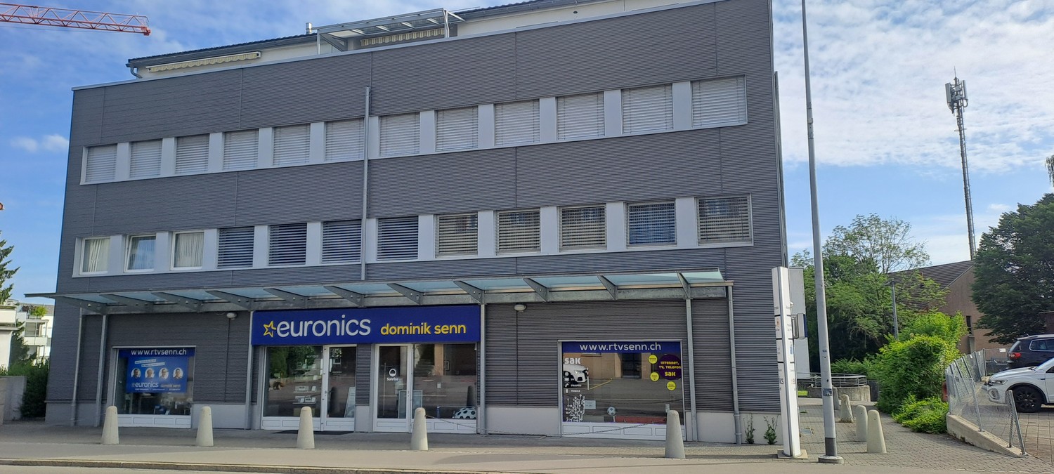 190m² shop