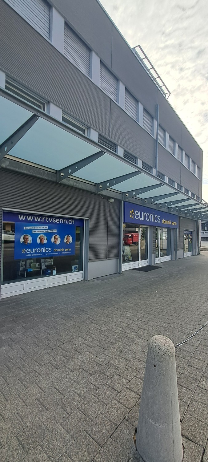 190m² shop