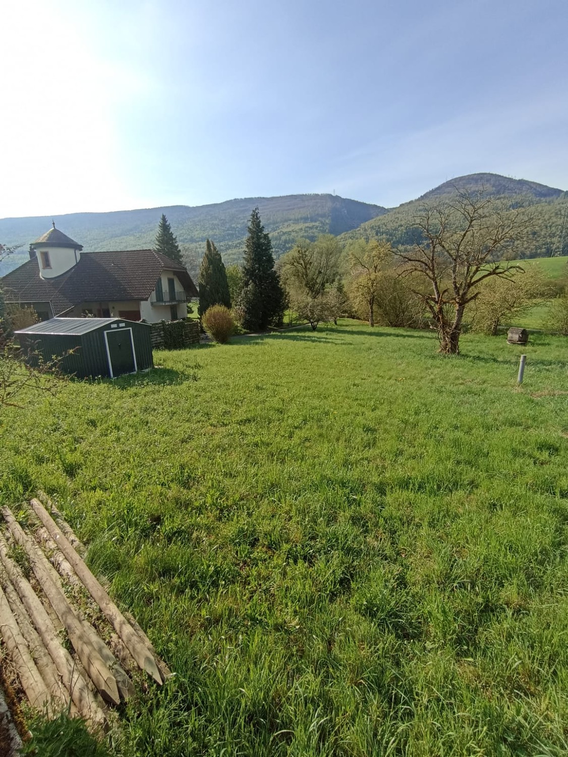 566m² building land