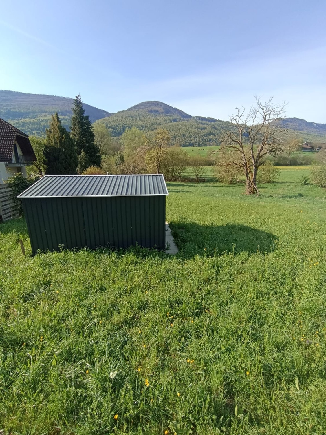 566m² building land