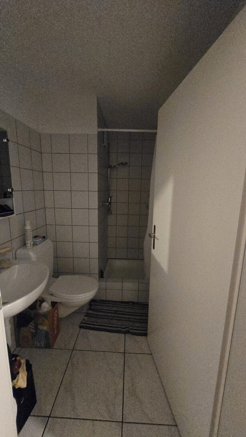Chambre dans un appartement partagé