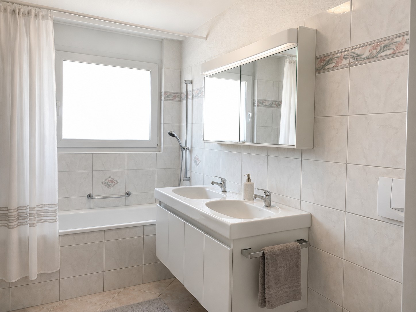 Chambre dans un appartement partagé