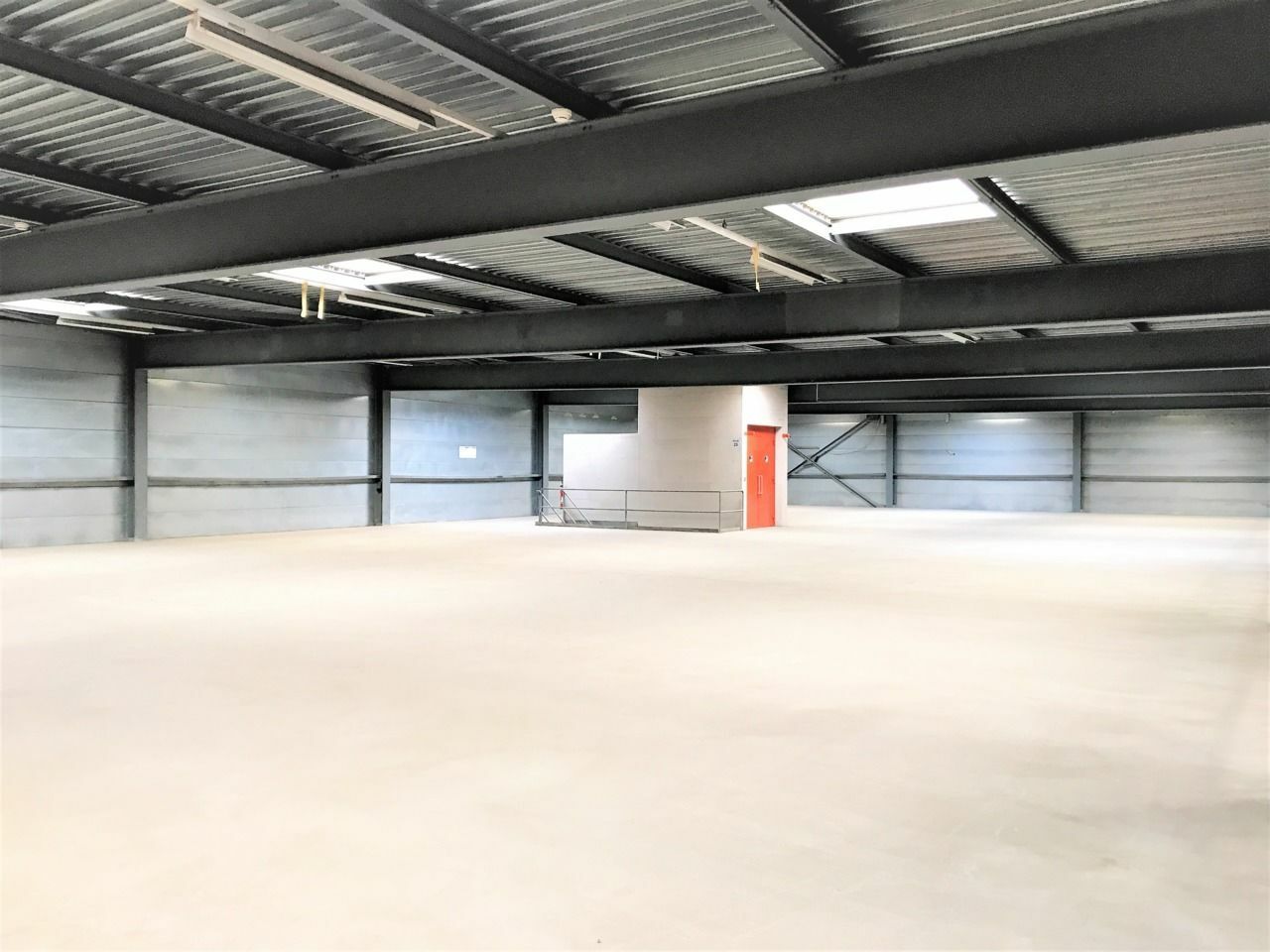 655m² storage room, Foto 1 von 5