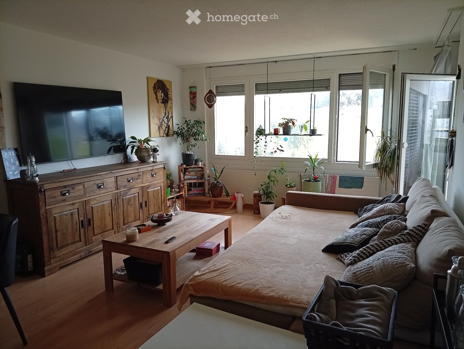 Appartement de 2 ½ pièces","description":"Limité à 3 mois

Entièrement meublé et équipé, prêt à emménager !
Séjour : Pièce de vie lumineuse [salon/chambre] avec [canapé, lit, Smart TV].
Cuisine/Salle de bain : Cuisine entièrement équipée (incl. vaisselle/appareils) & salle de bain avec [douche/baign