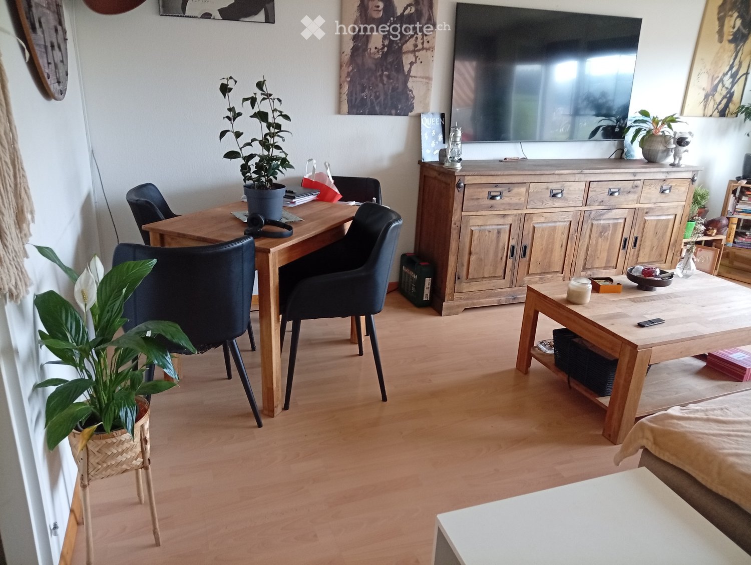 Appartement de 2 ½ pièces","description":"Limité à 3 mois

Entièrement meublé et équipé, prêt à emménager !
Séjour : Pièce de vie lumineuse [salon/chambre] avec [canapé, lit, Smart TV].
Cuisine/Salle de bain : Cuisine entièrement équipée (incl. vaisselle/appareils) & salle de bain avec [douche/baign