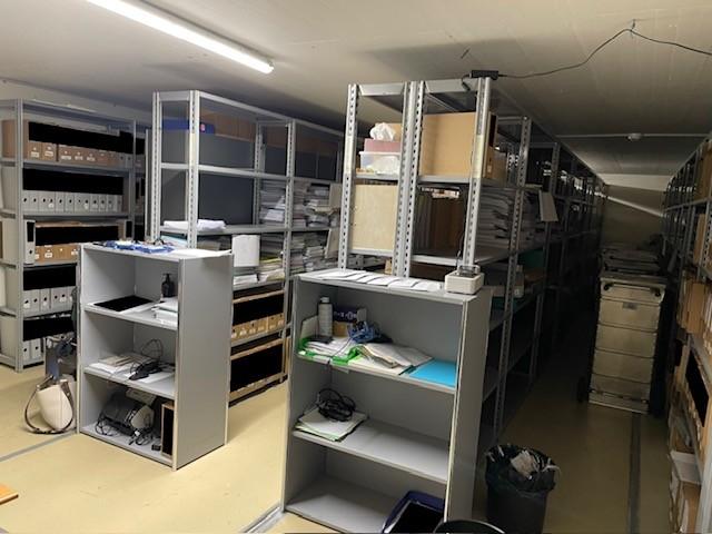 37m² storage room