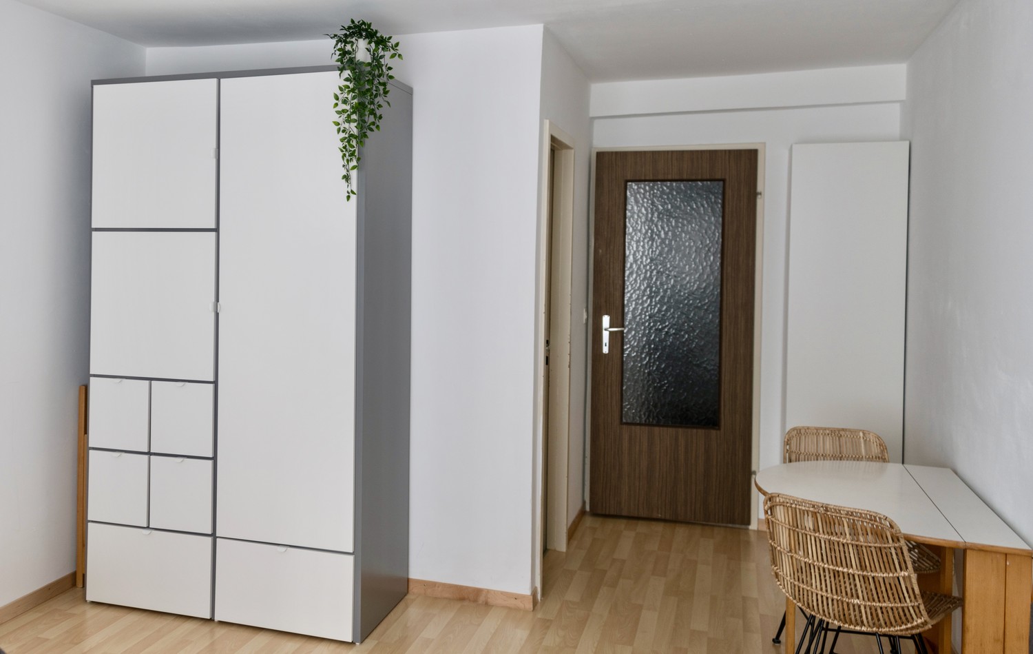 1 room apartment, Foto 1 von 2