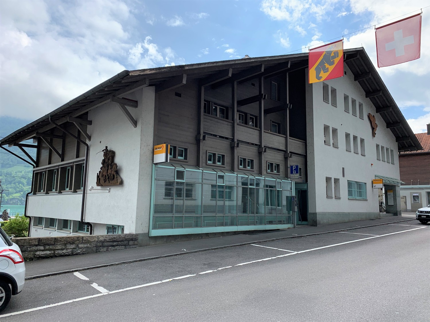 230m² shop