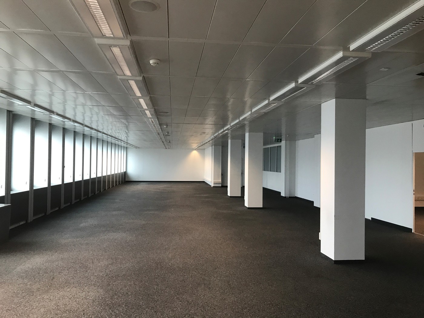 583m² office, foto 2 di 4