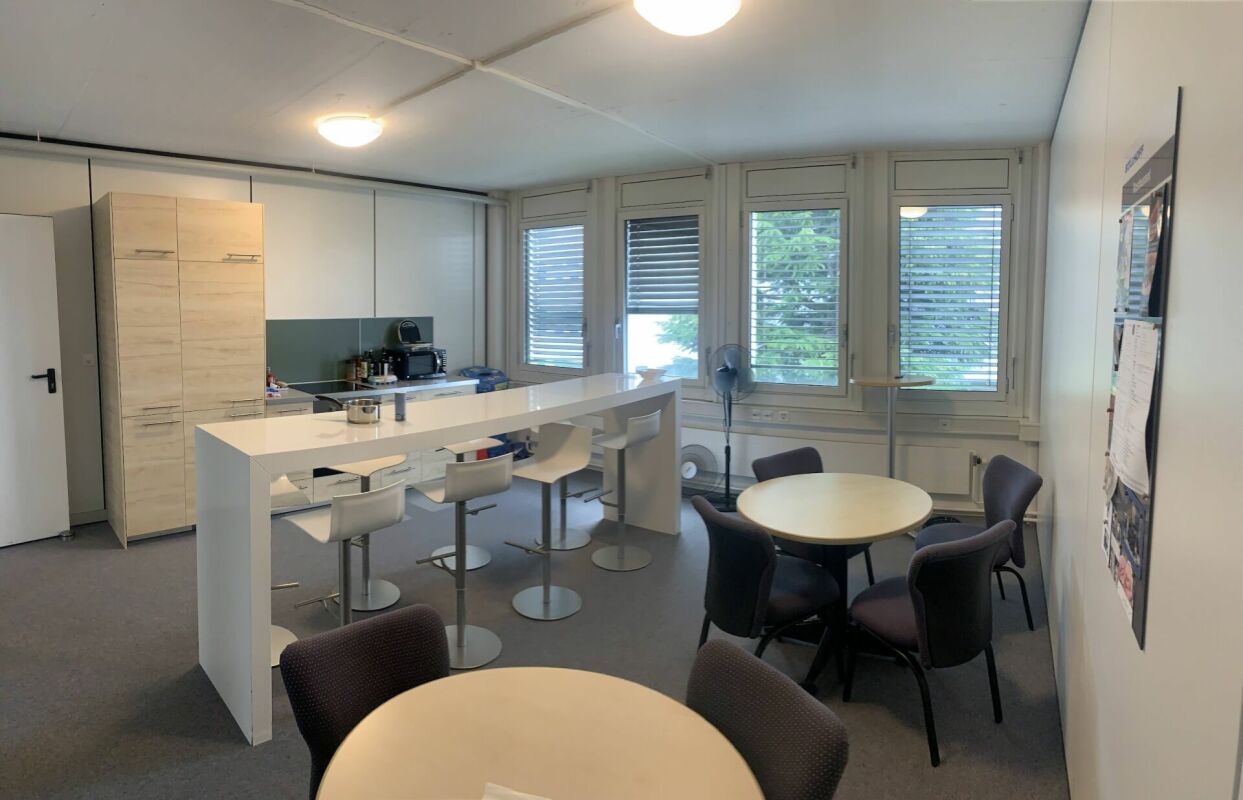 520m² office