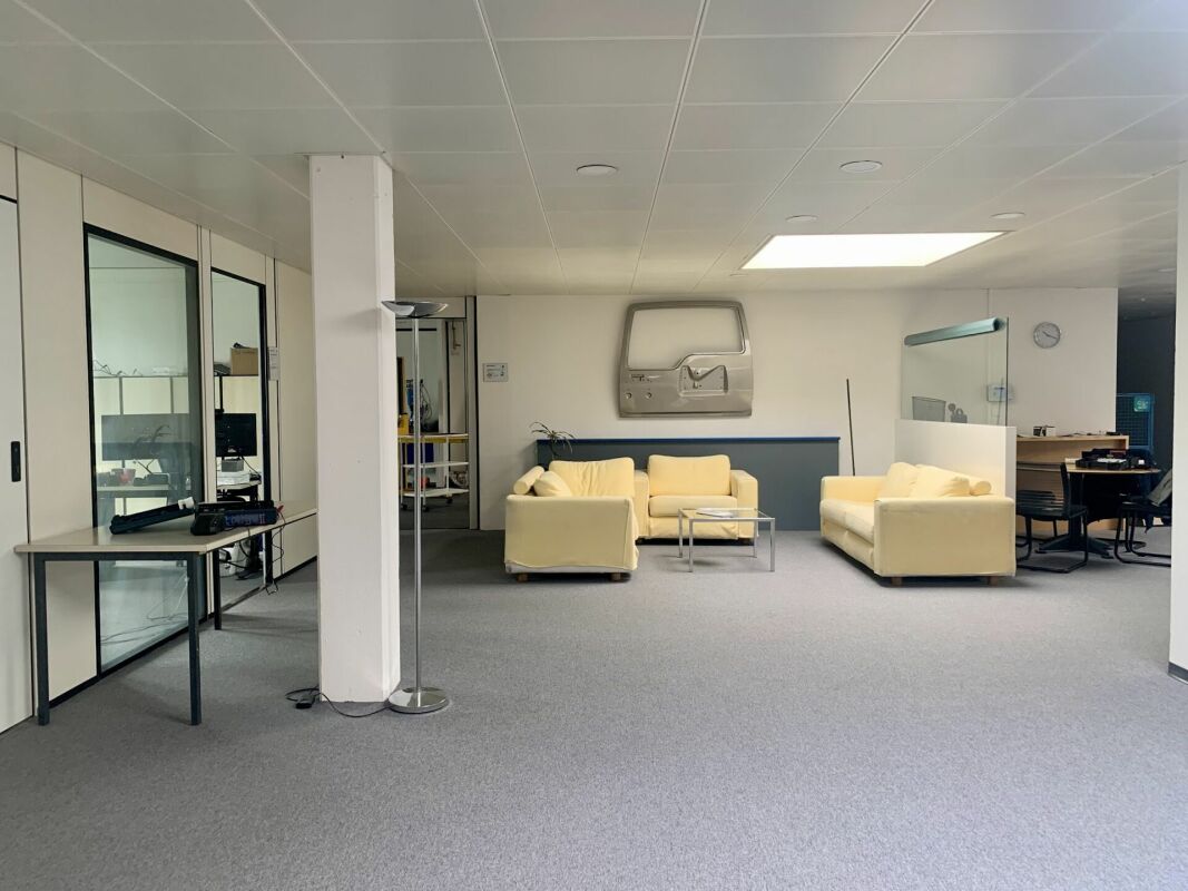 520m² office