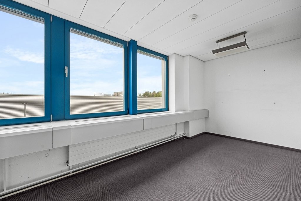 581m² commercial