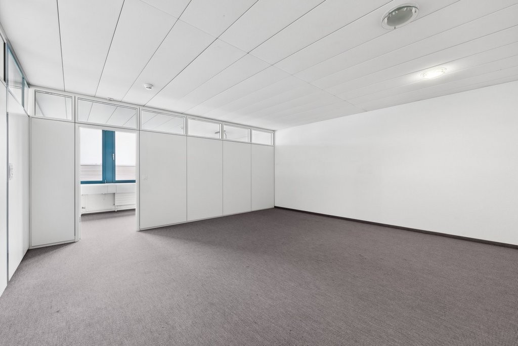 581m² commercial