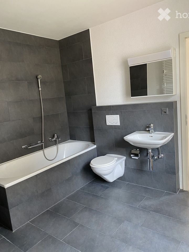 6-Zimmer-Wohnung, Foto 3 von 5