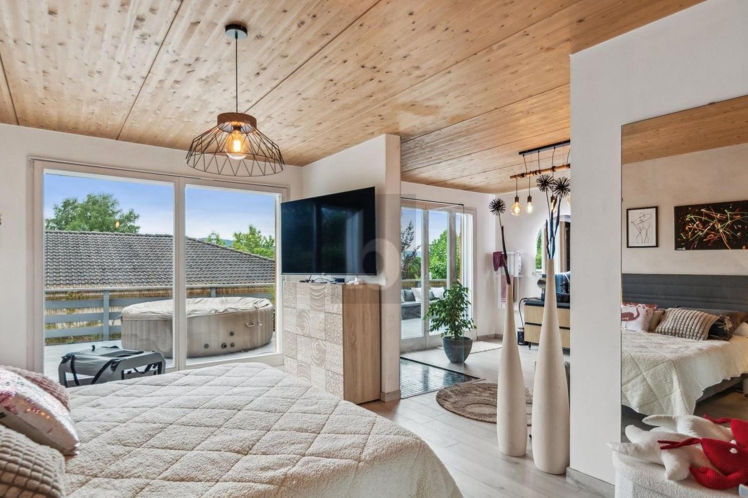 6 rooms villa