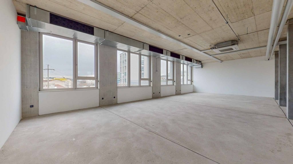 70m² office