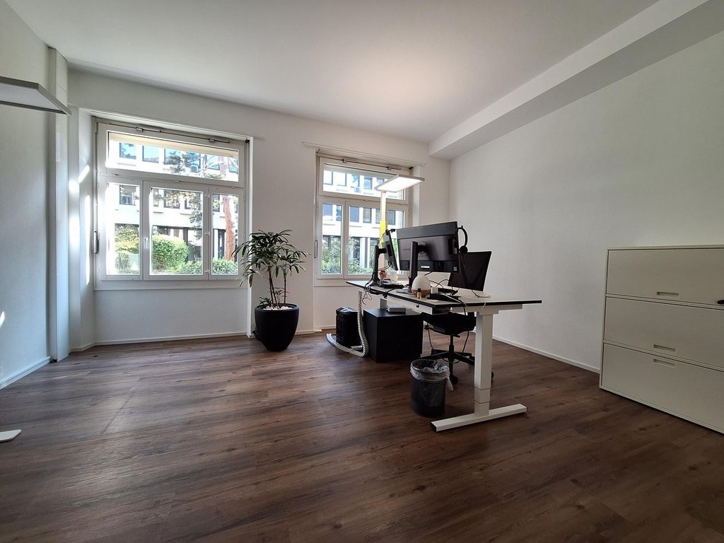 195m² office, photo 2 of 9