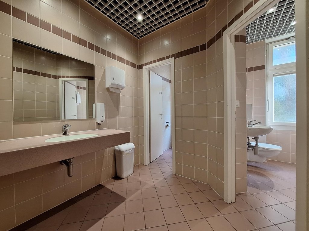 195m² office, photo 9 of 9