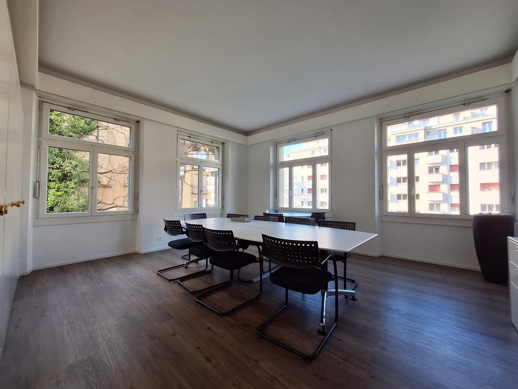 195m² office, photo 3 of 9