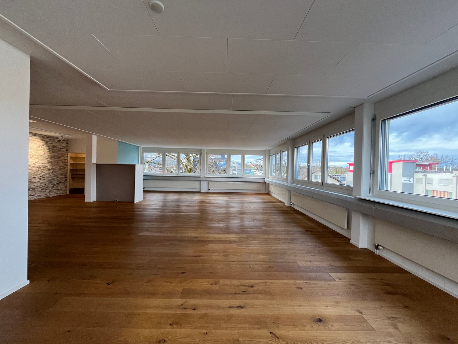 216m² commerciale
