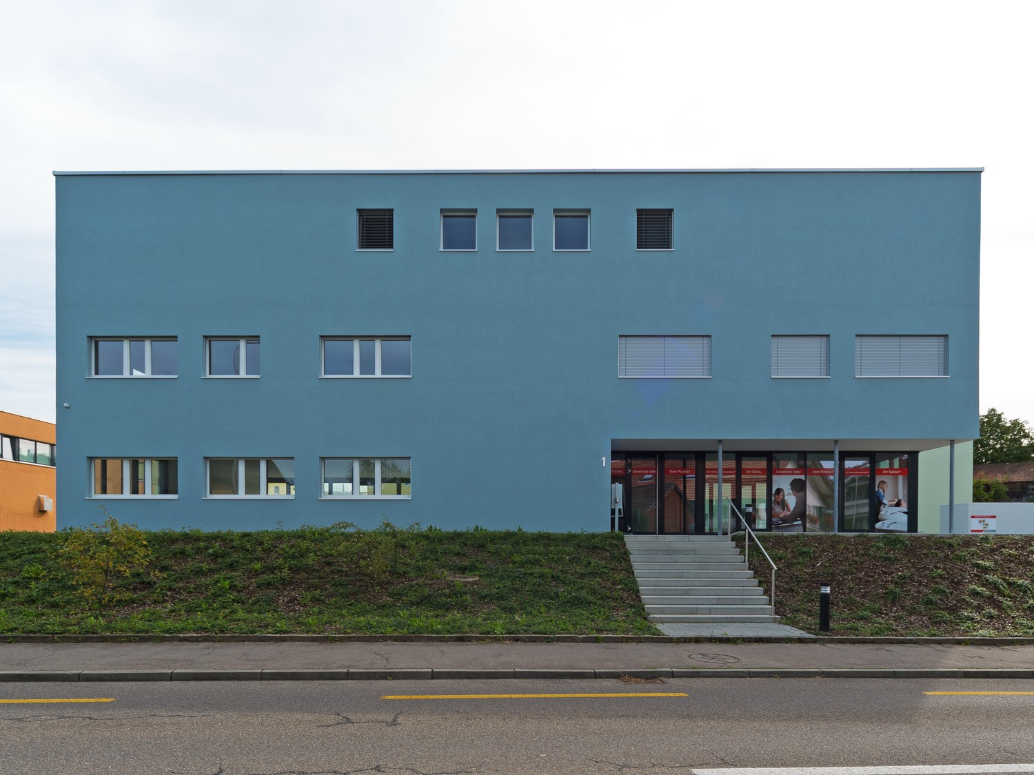 119m² commercial, photo 1 of 8
