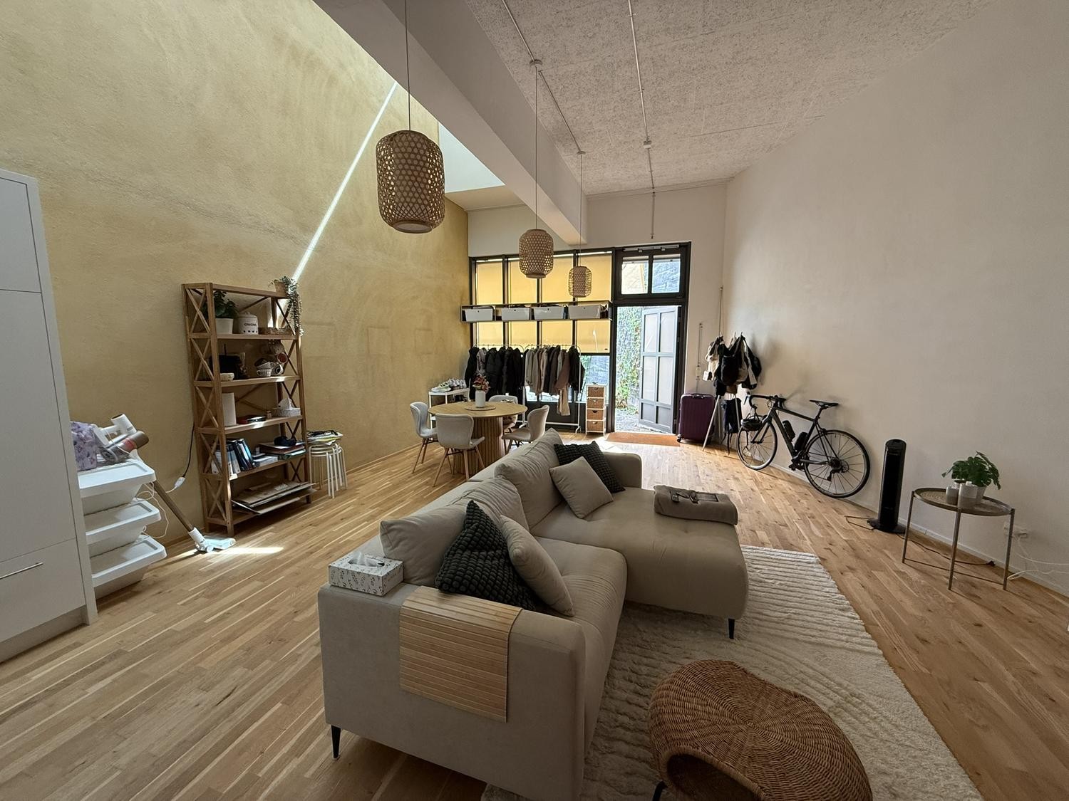 1 room apartment, Foto 1 von 10