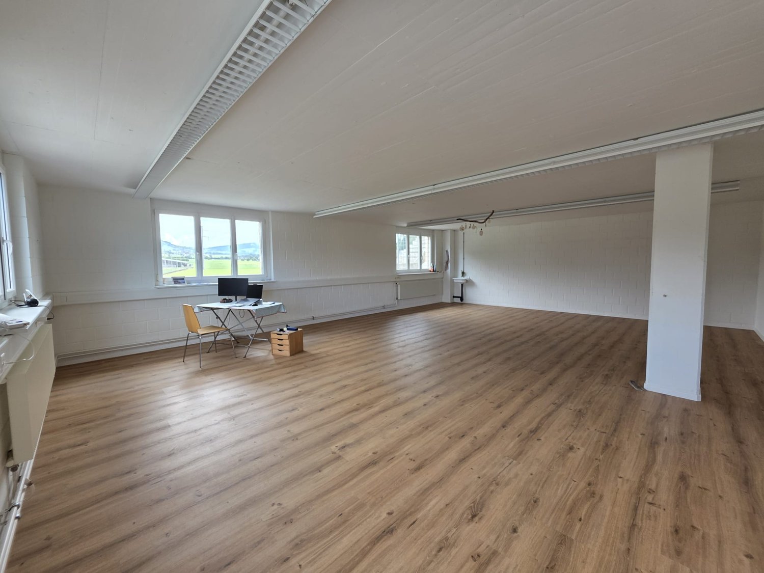 198m² commerciale, foto 2 di 6