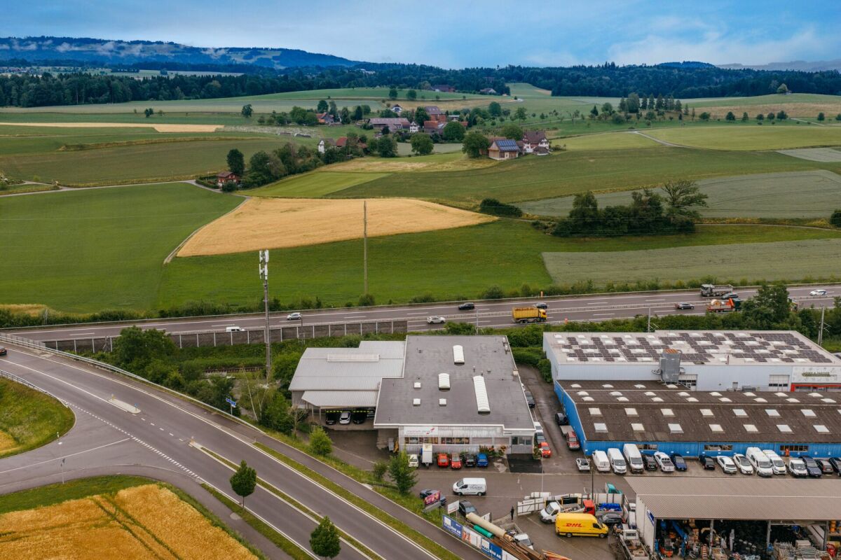 Usine de 915m², photo 2 sur 10