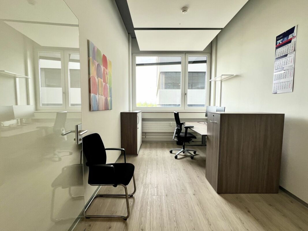 396m² office