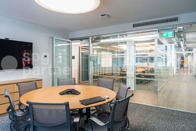 820m² ufficio, foto 1 di 10