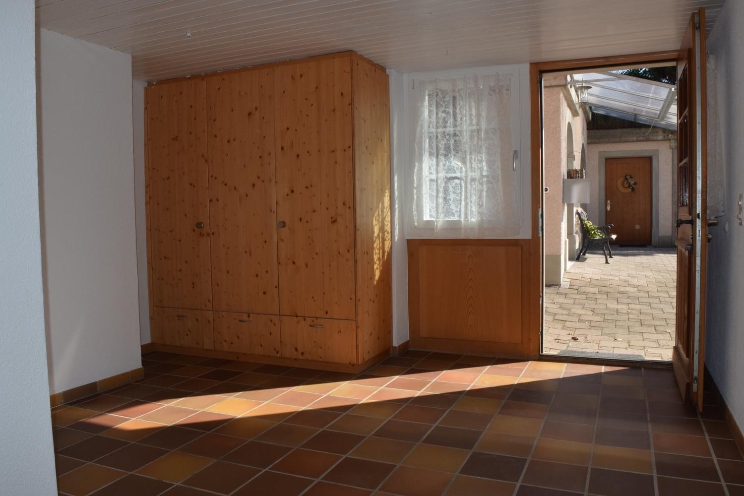 8 rooms single house