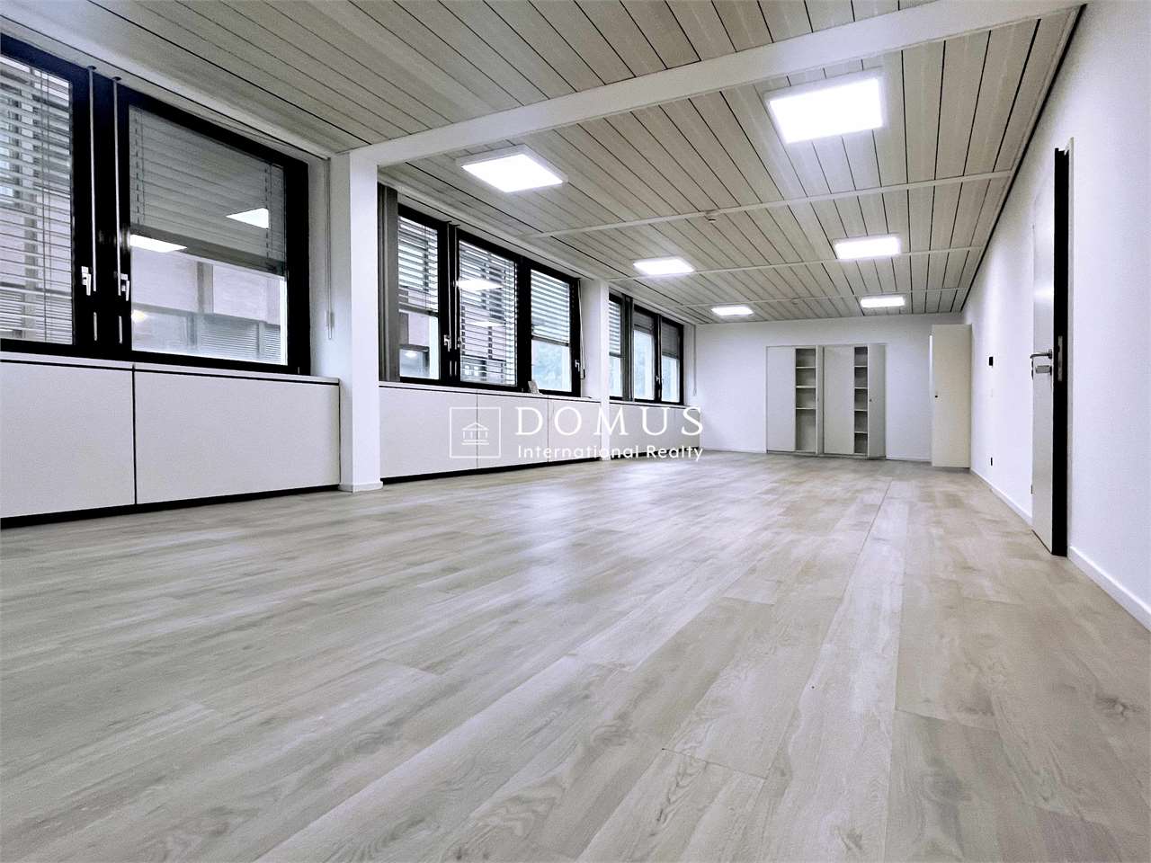 Office, Foto 1 von 6