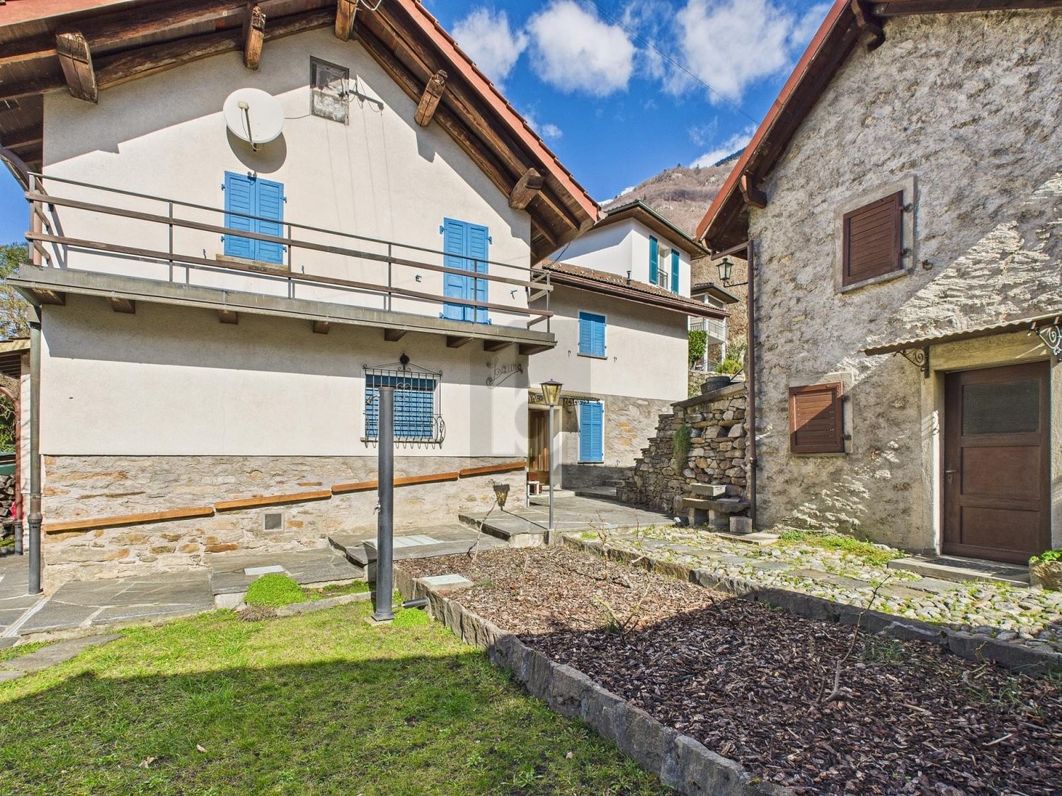 4 rooms single house