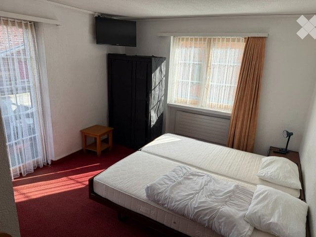 1 room single room