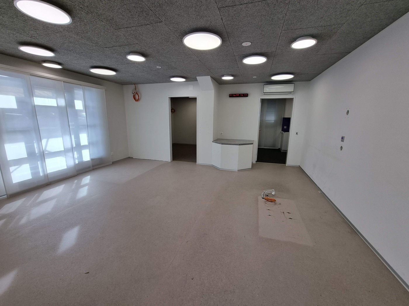 141m² office