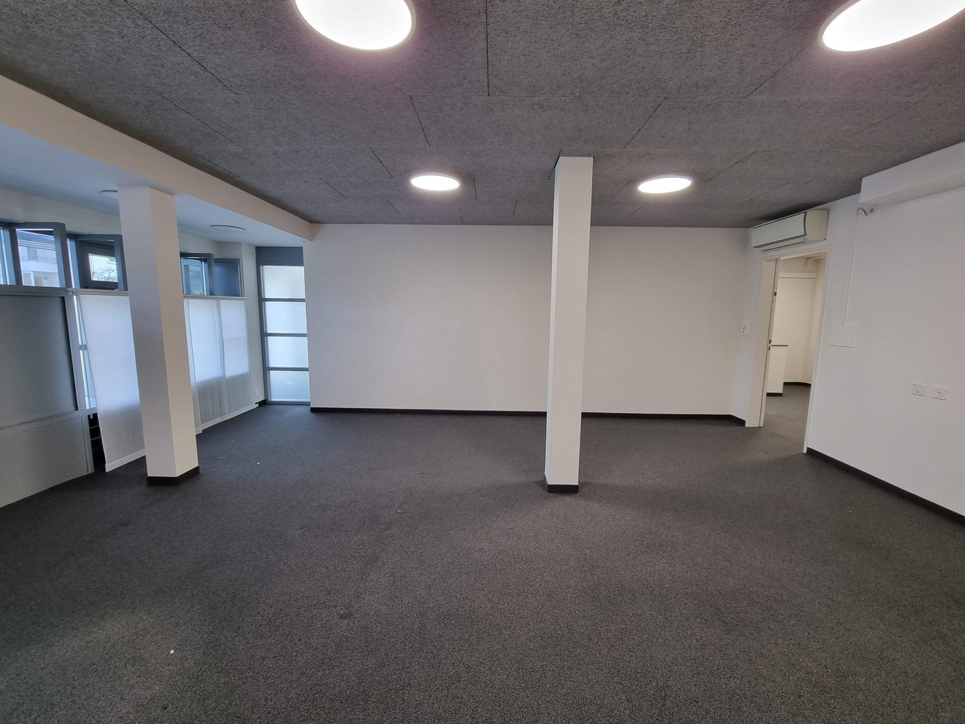 141m² office