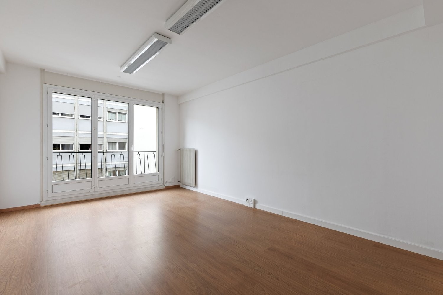 218m² office