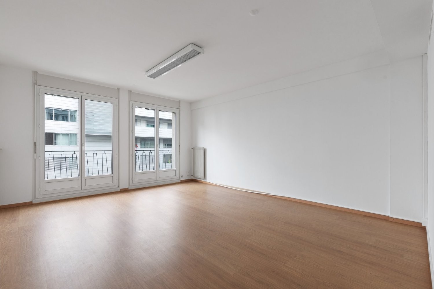 218m² office