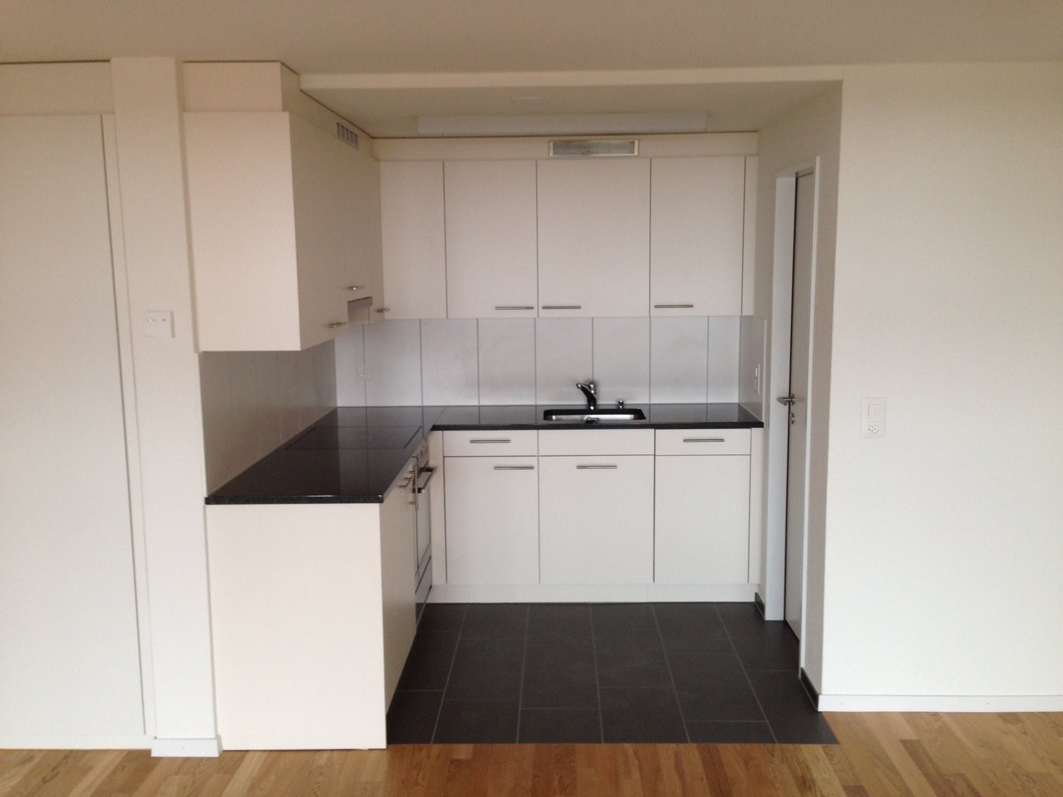 1 room apartment, Foto 2 von 7